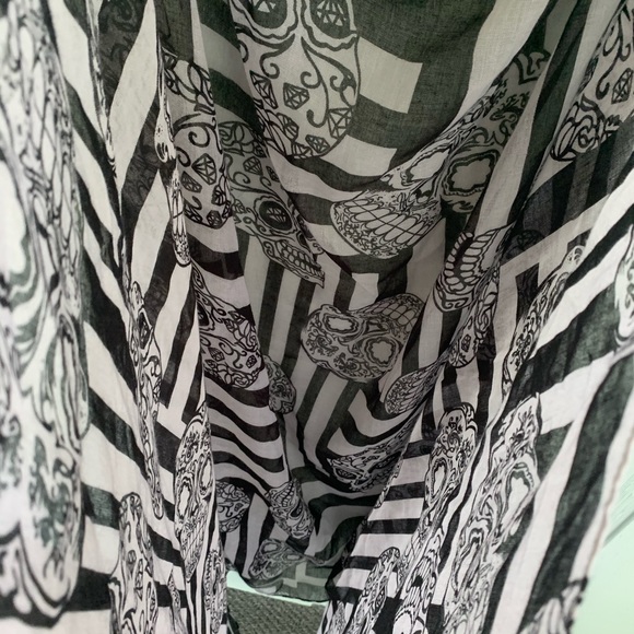 ⭐️2/$10 2 Pack Infinity Scarves - Picture 7 of 8